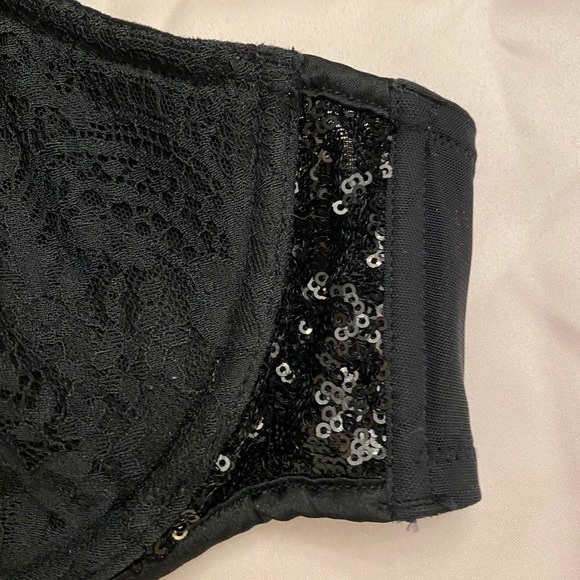 Gently Used Victorias Secret 36C Black Bra - Picture 3 of 10